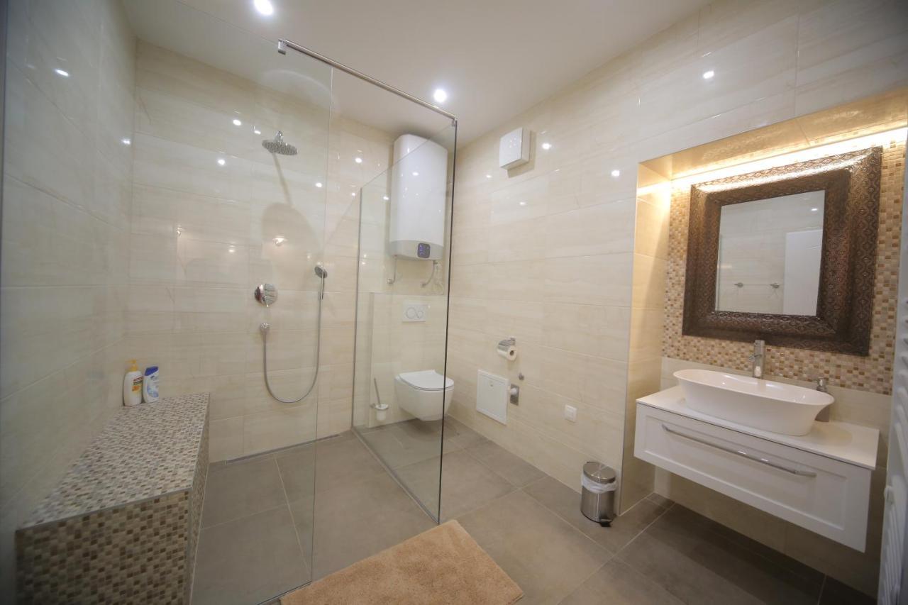 Vitez Apartment II Ljubljana Bagian luar foto